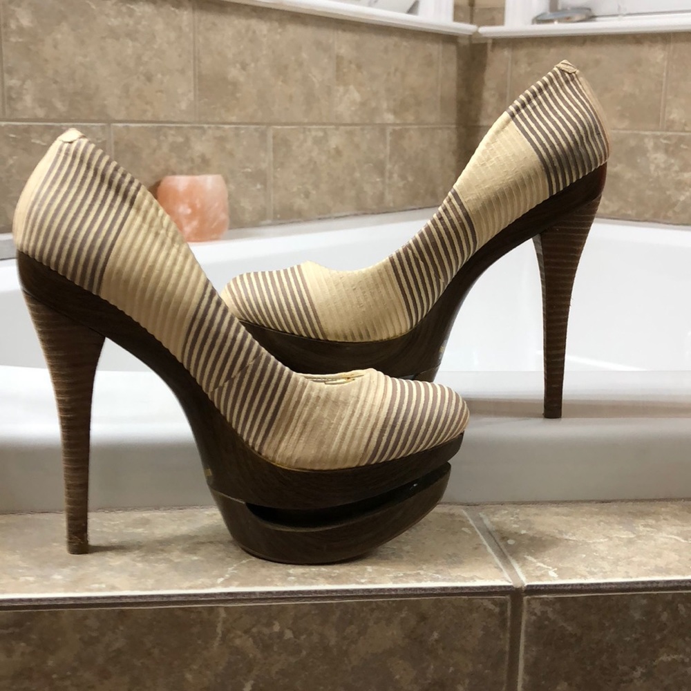 Jessica Simpson heels